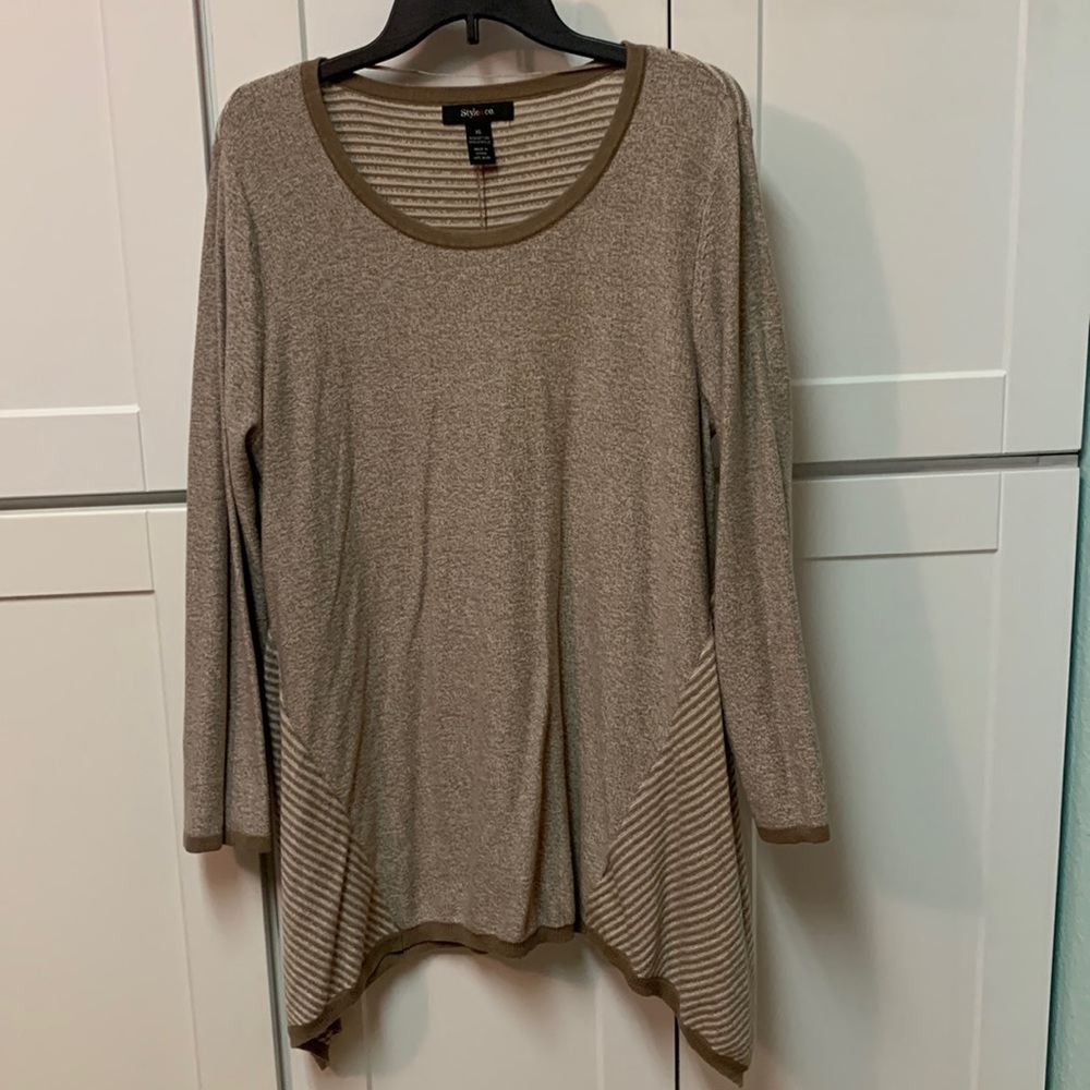 XL tan/beige tunic sweater. Great for fall and winter with leggings.